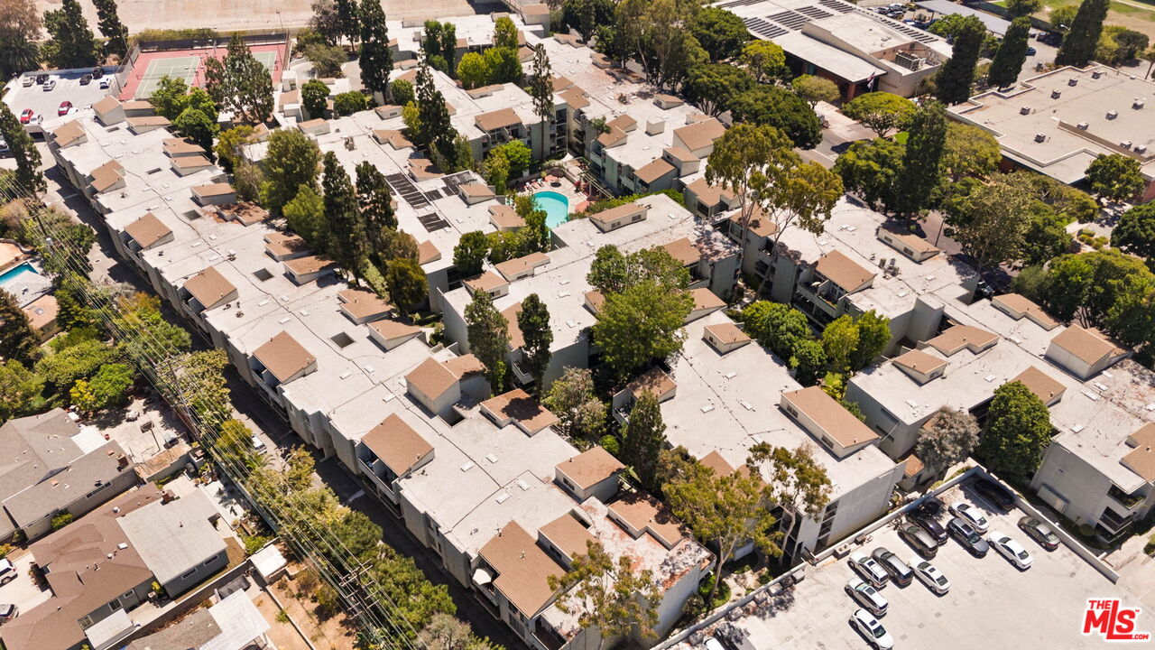 4900 Overland Ave Unit: 303
