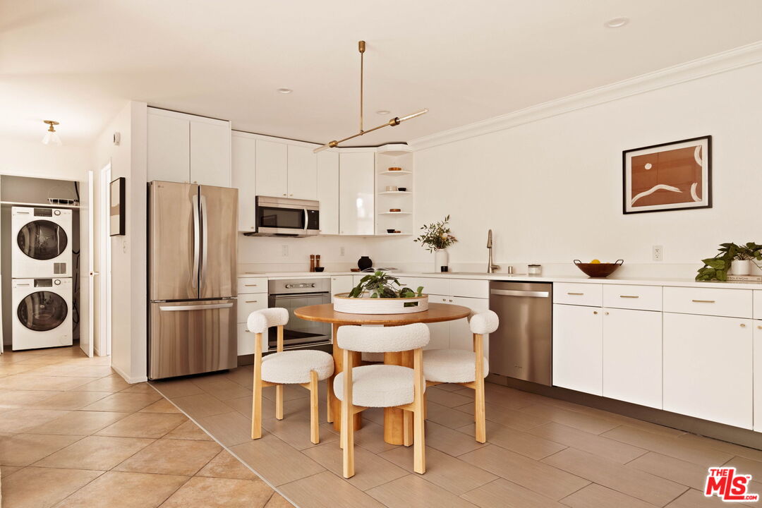 4900 Overland Ave Unit: 303