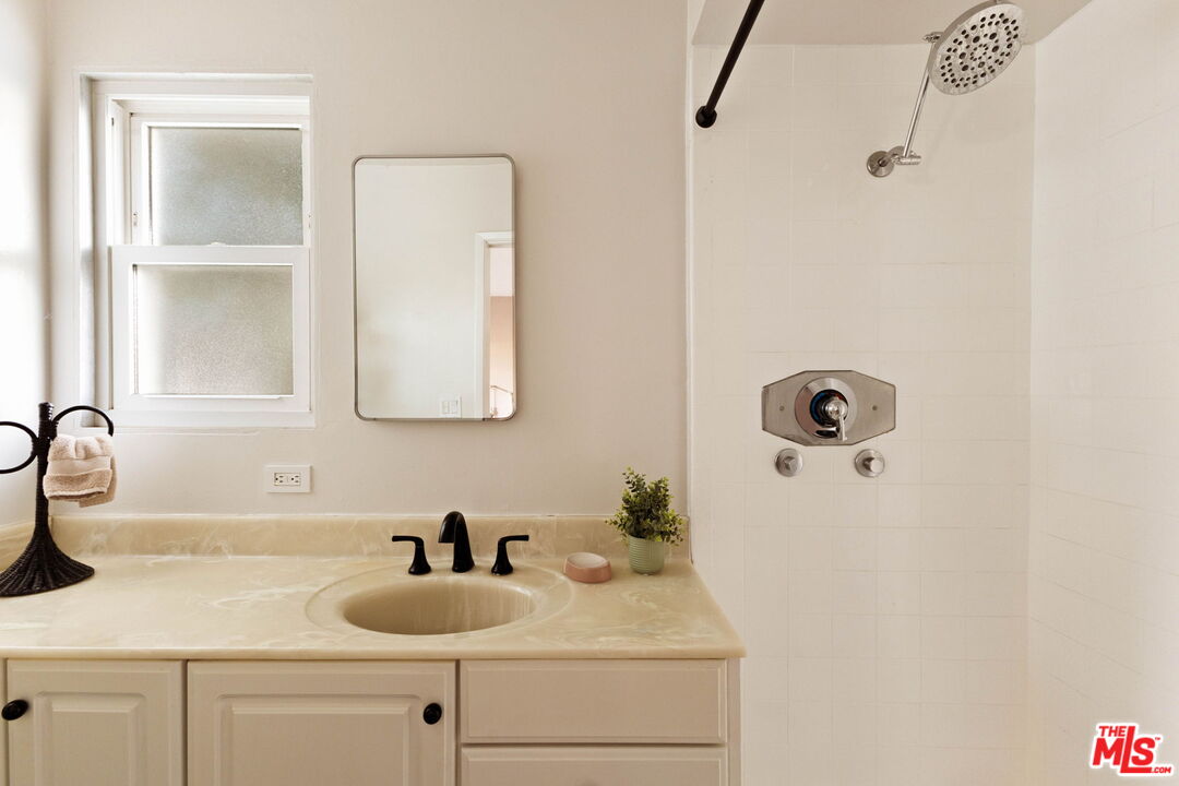 4252 Fair Ave Unit: 10