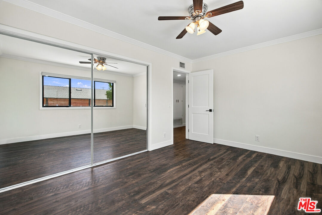 1088 W 11th St
