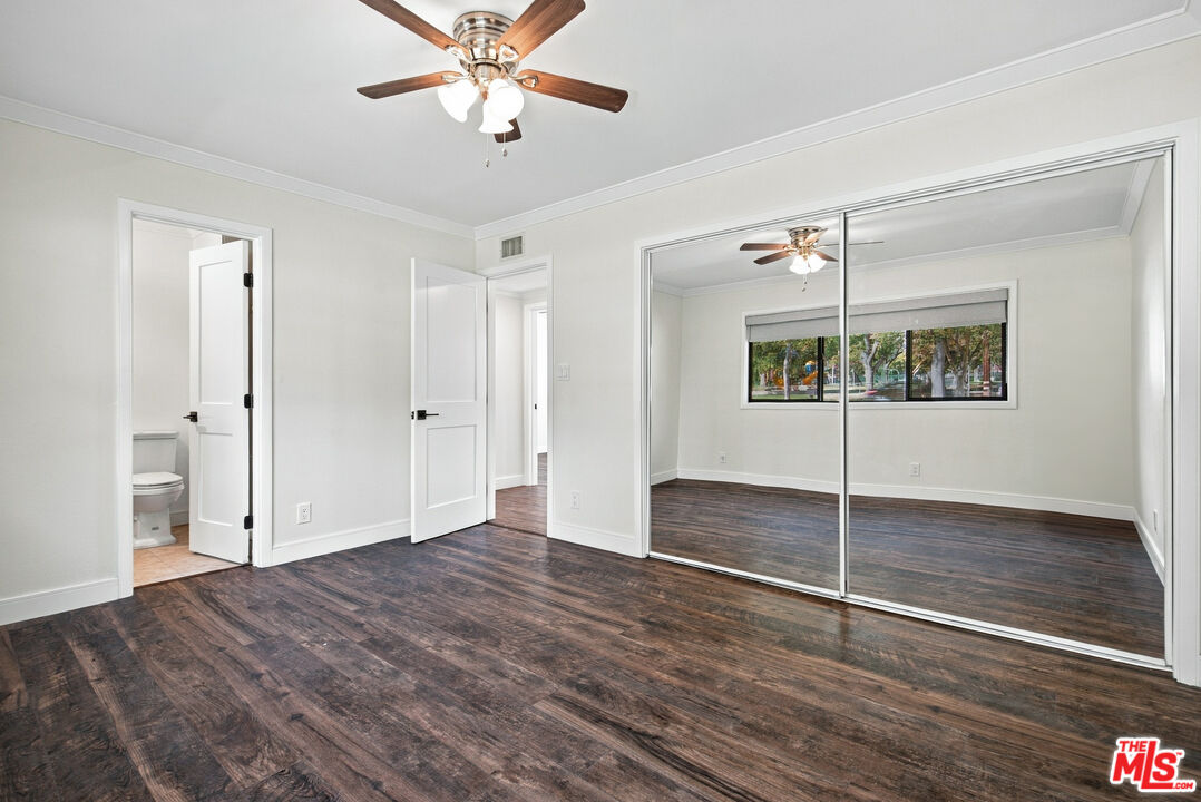 1088 W 11th St