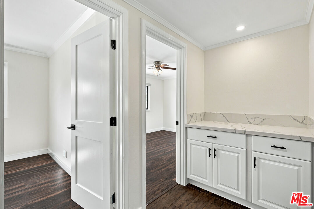 1088 W 11th St