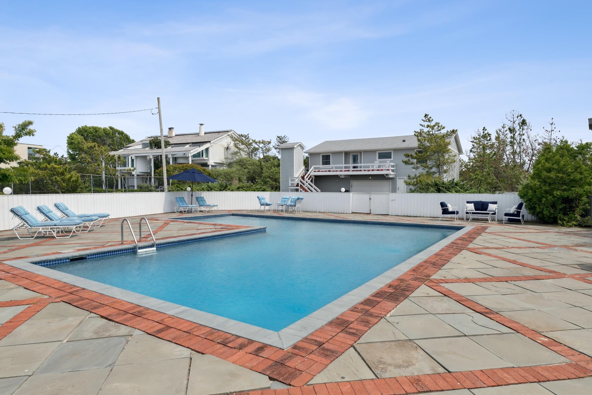 355 Dune Rd