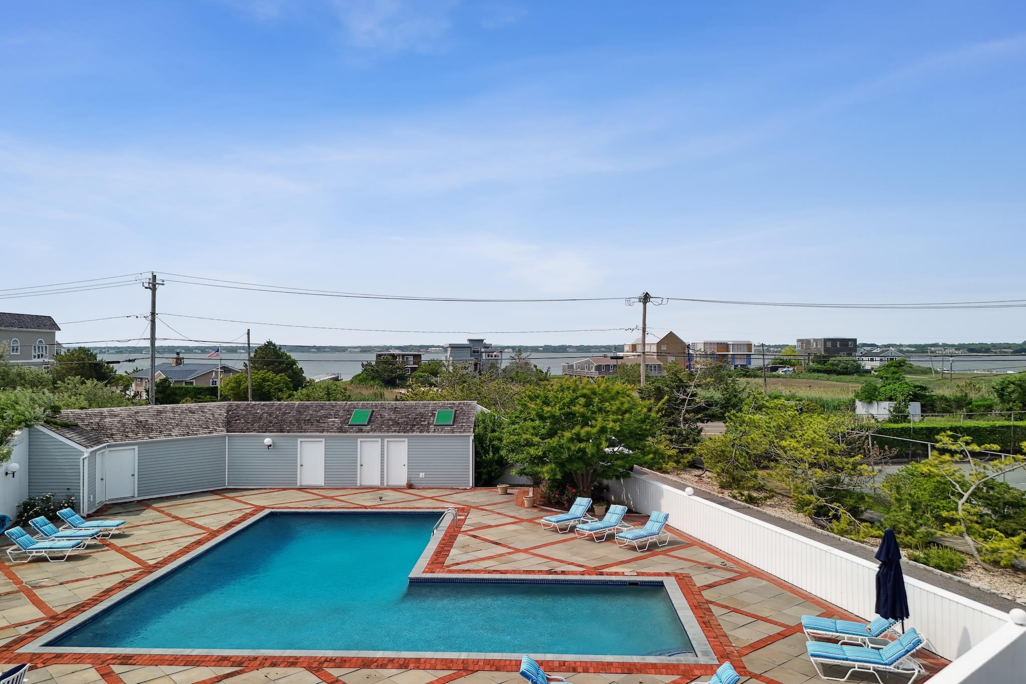 355 Dune Rd