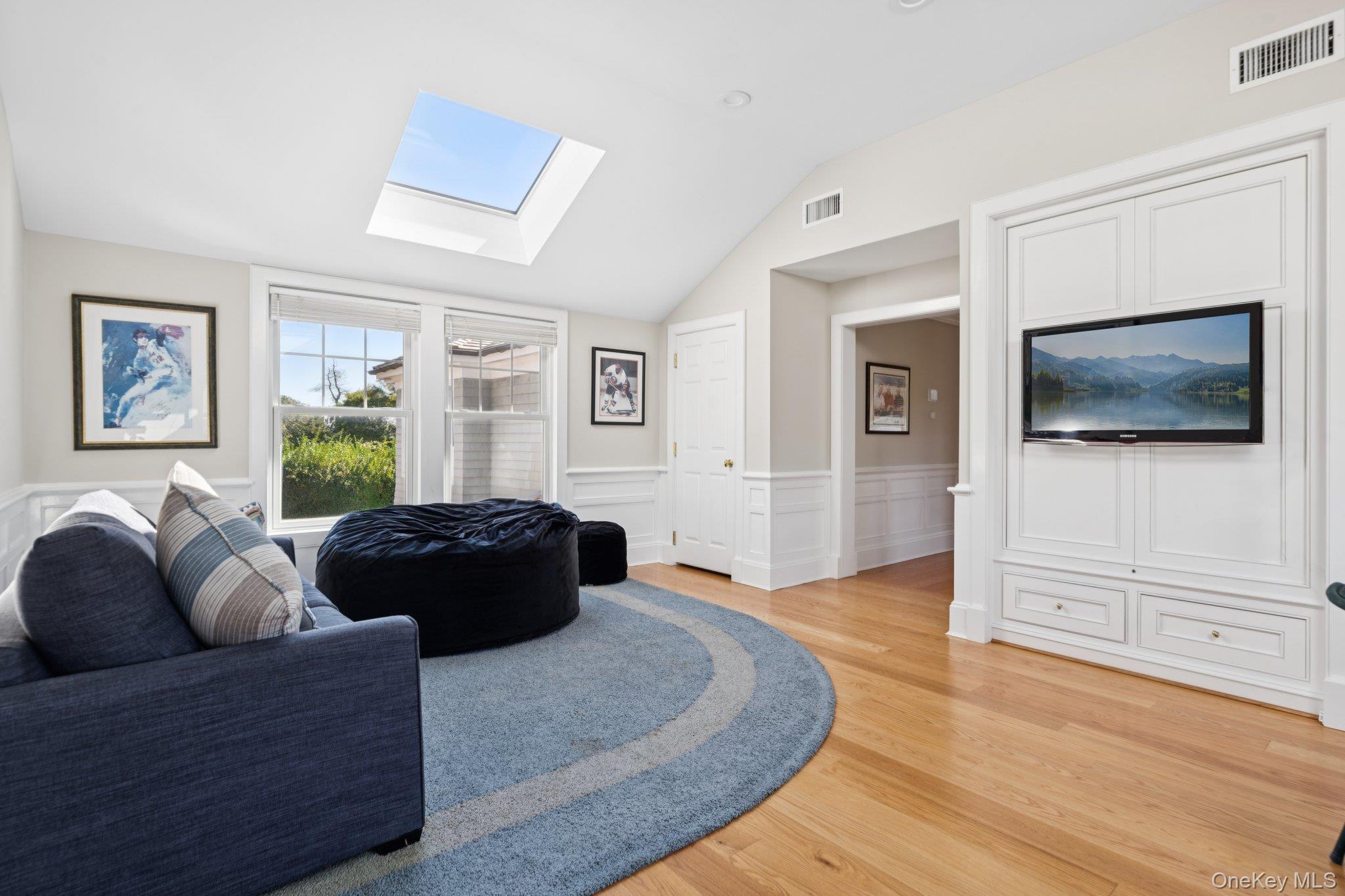 26 Sunset Avenue