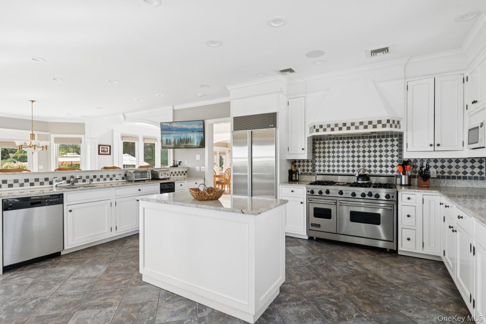 26 Sunset Avenue