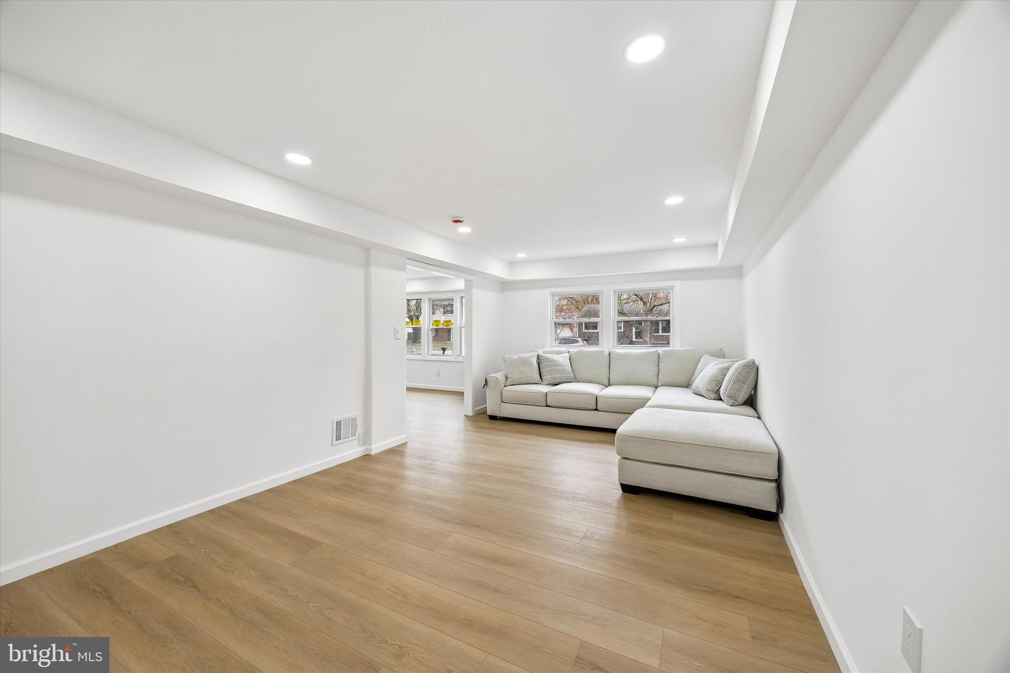 16 BUCKINGHAM ROAD
