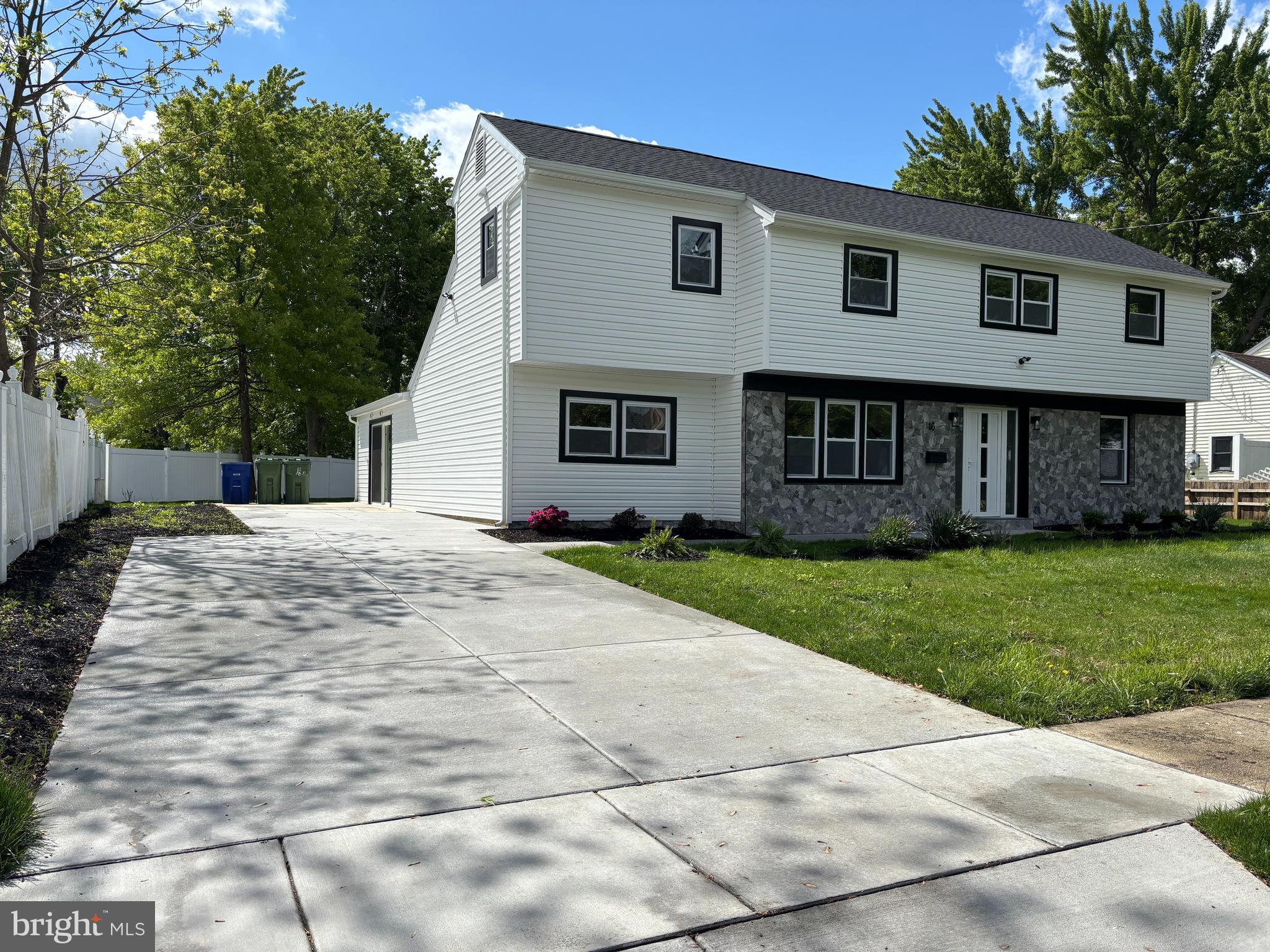 16 BUCKINGHAM ROAD