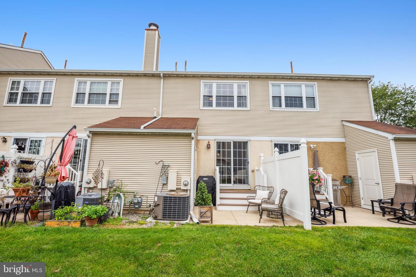 111 E BEECHWOOD AVENUE Unit: 10