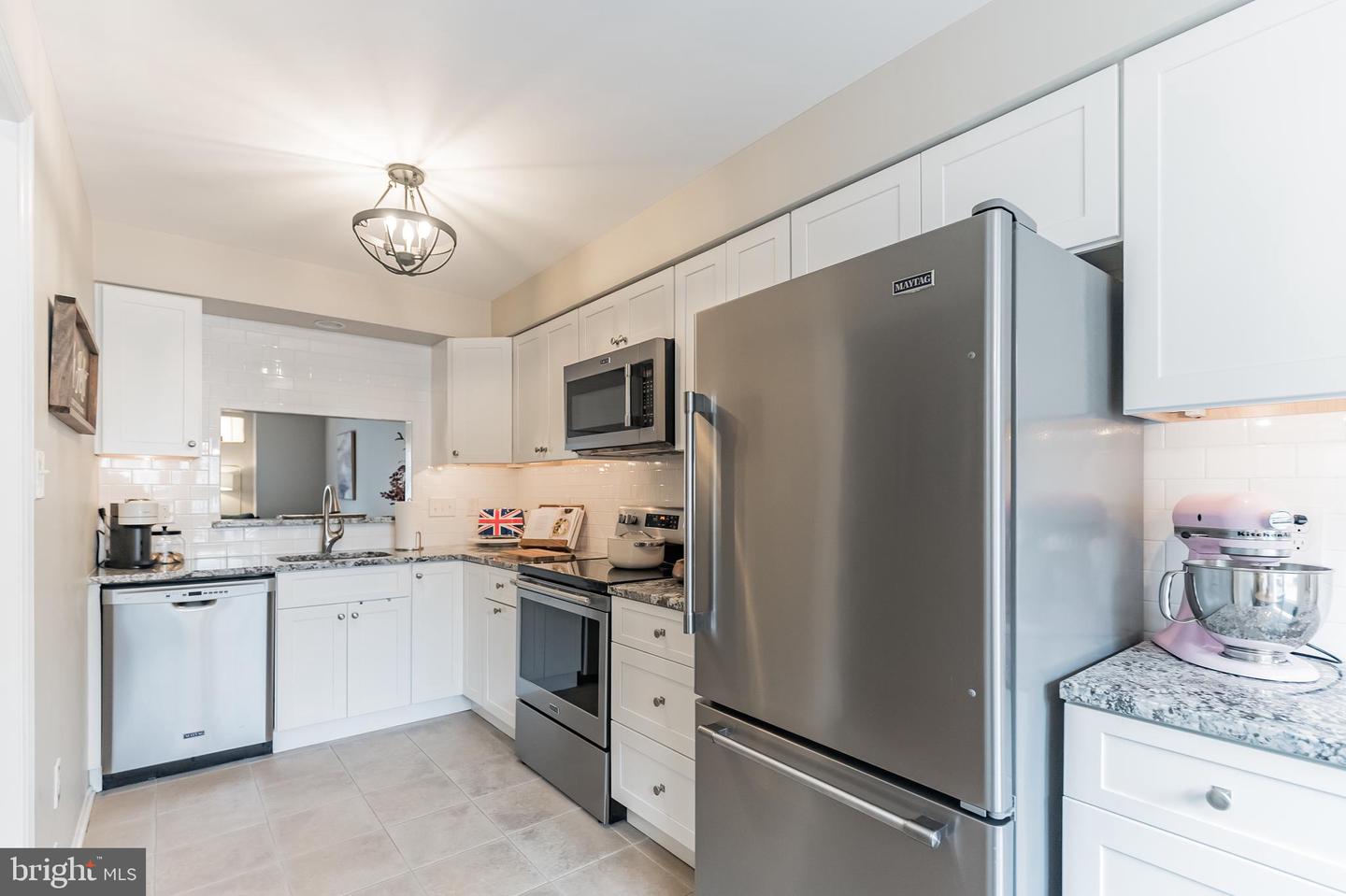 111 E BEECHWOOD AVENUE Unit: 10