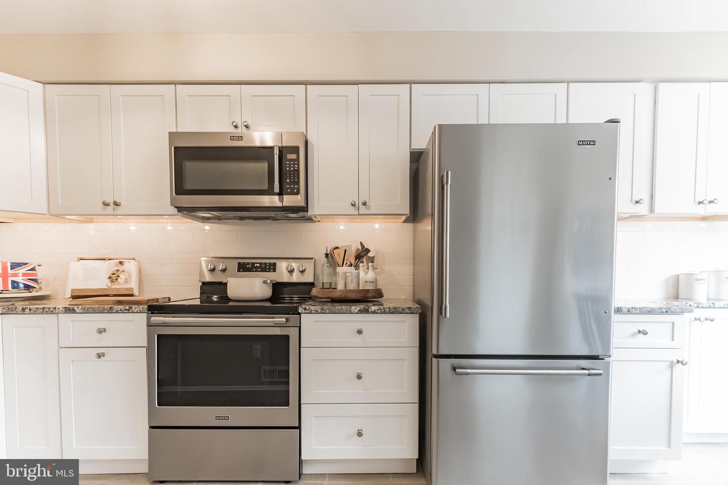 111 E BEECHWOOD AVENUE Unit: 10