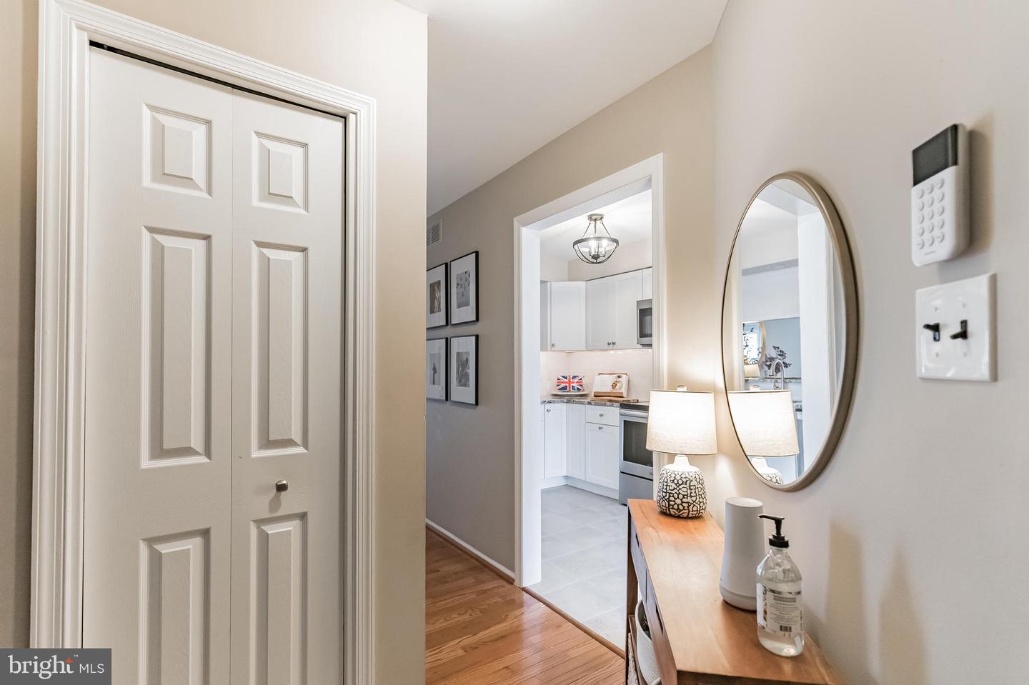 111 E BEECHWOOD AVENUE Unit: 10