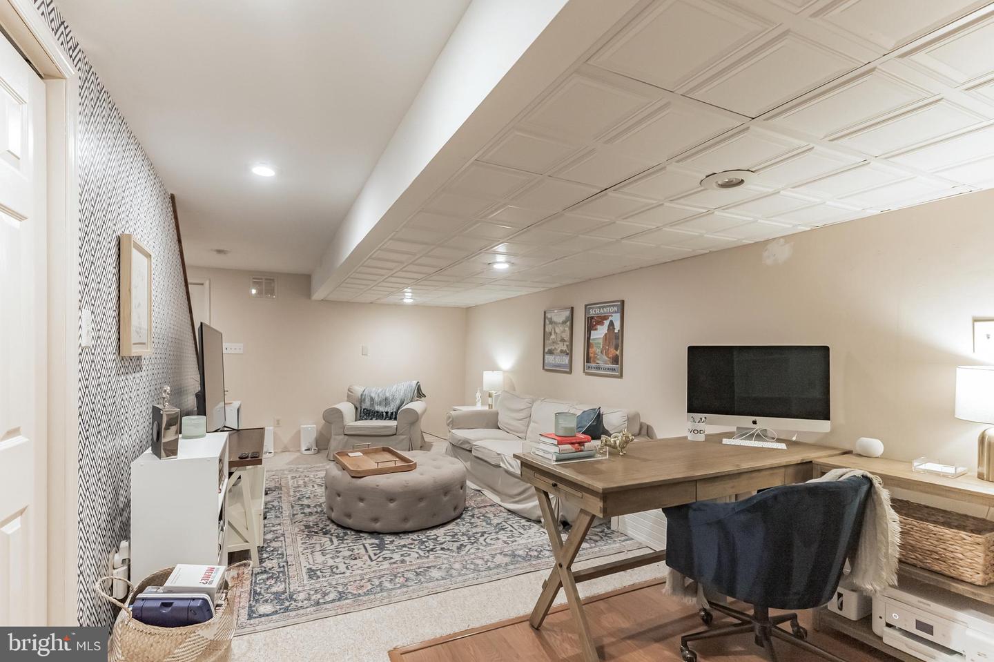 111 E BEECHWOOD AVENUE Unit: 10