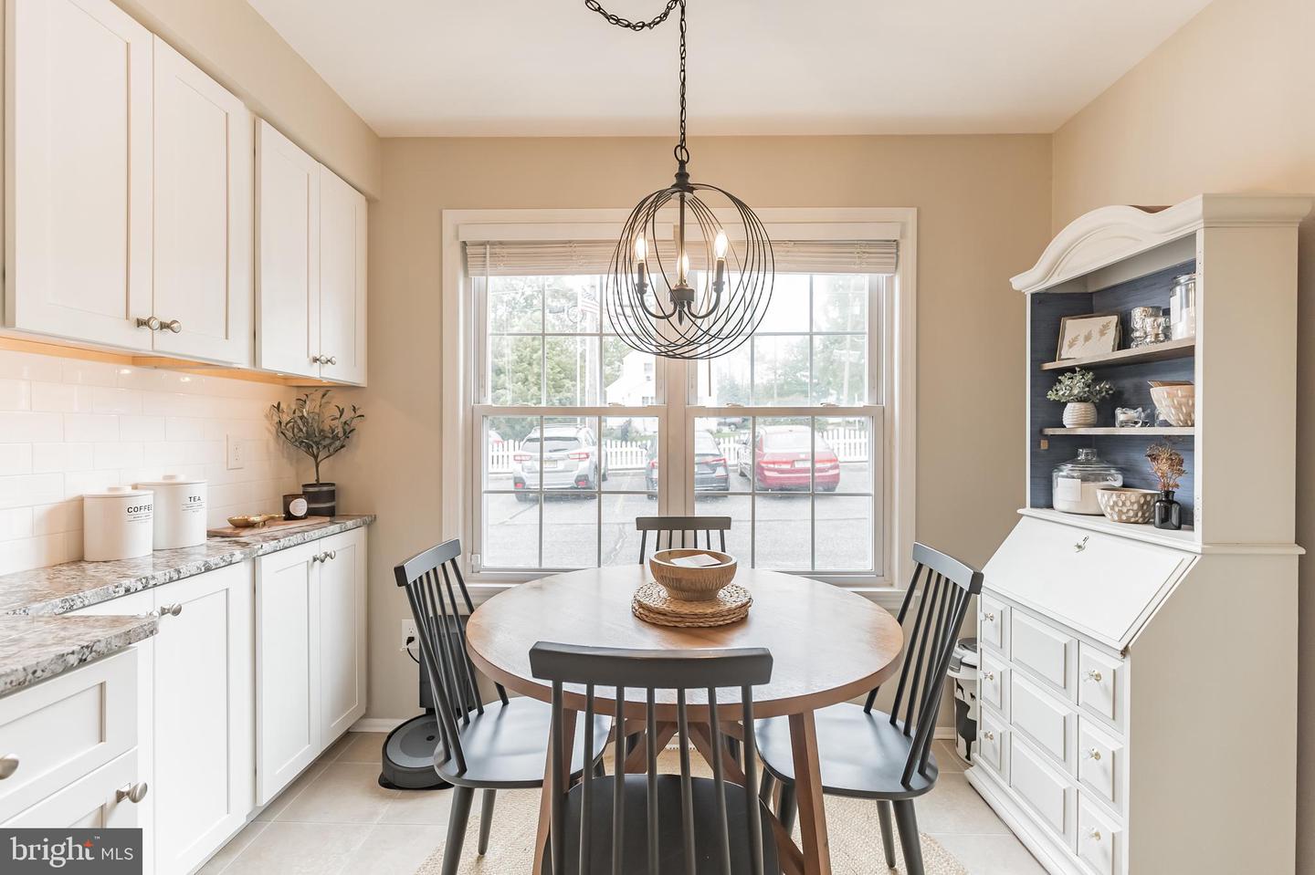 111 E BEECHWOOD AVENUE Unit: 10
