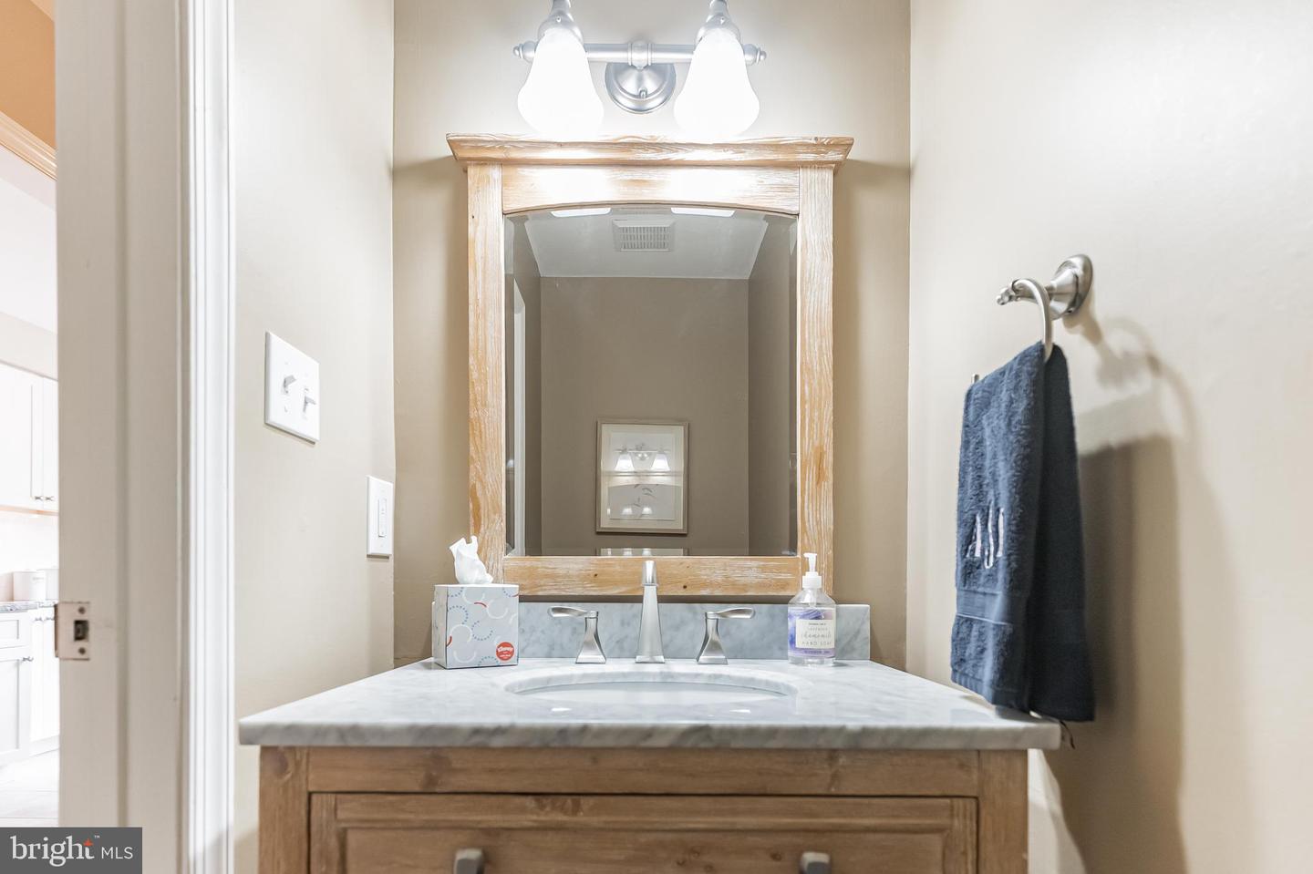111 E BEECHWOOD AVENUE Unit: 10