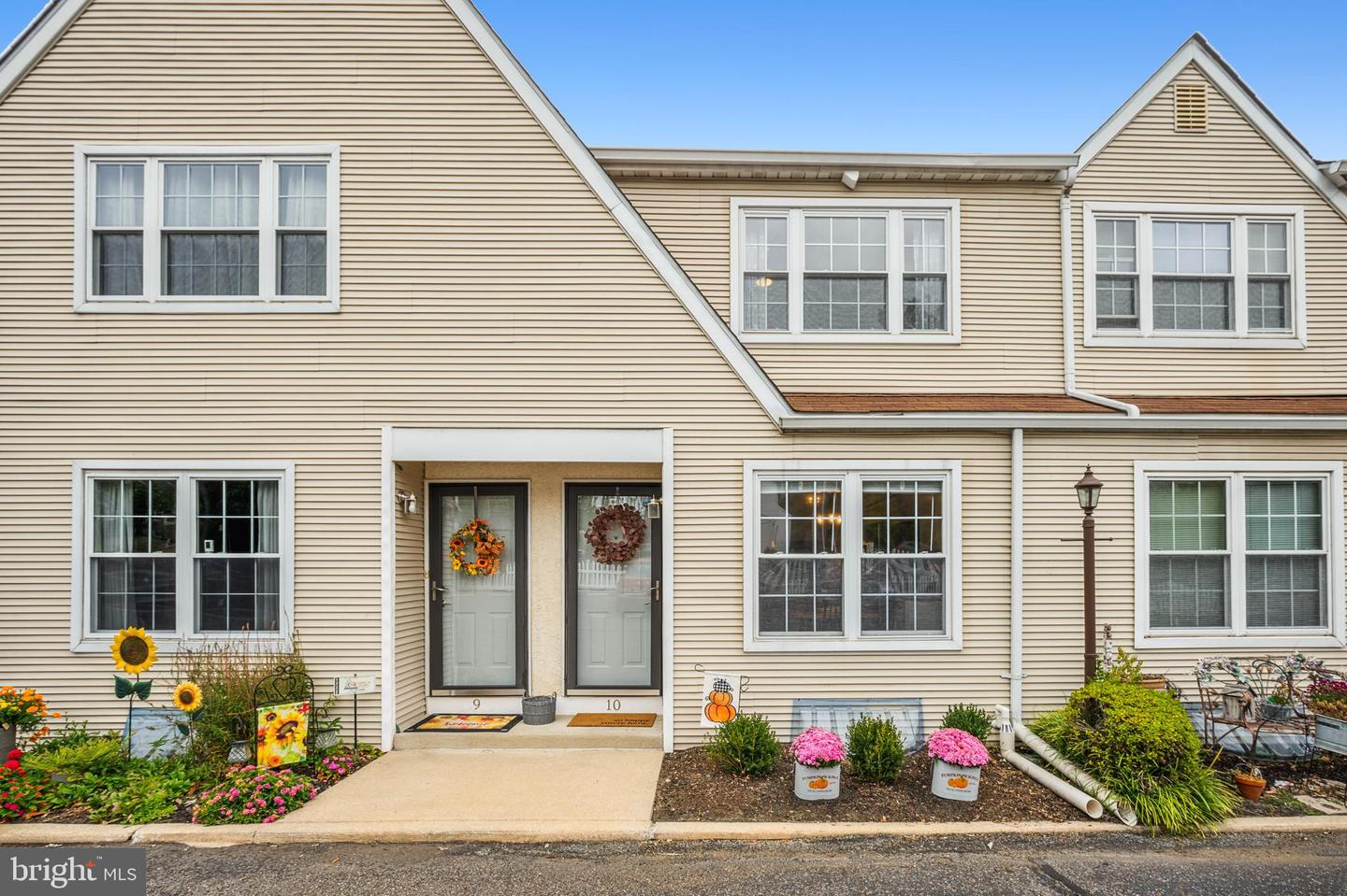 111 E BEECHWOOD AVENUE Unit: 10