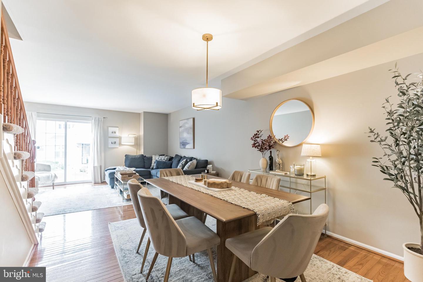 111 E BEECHWOOD AVENUE Unit: 10