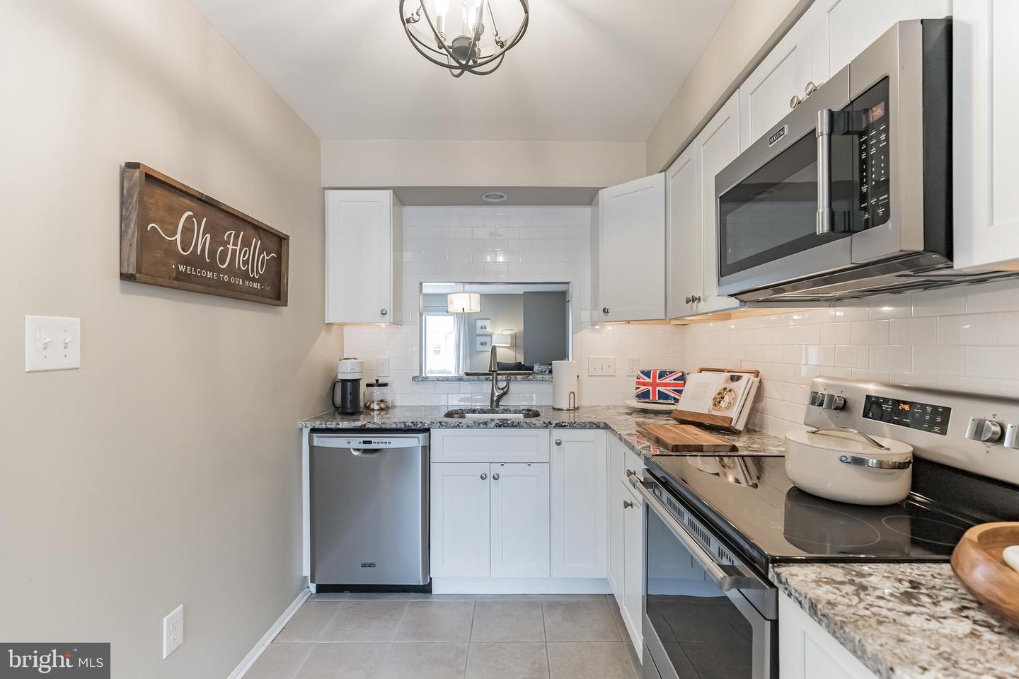 111 E BEECHWOOD AVENUE Unit: 10