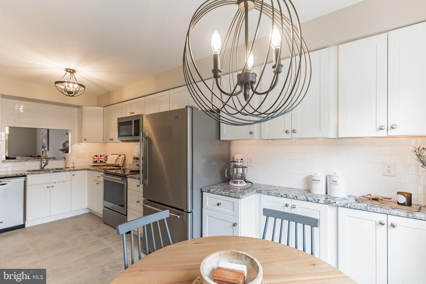 111 E BEECHWOOD AVENUE Unit: 10