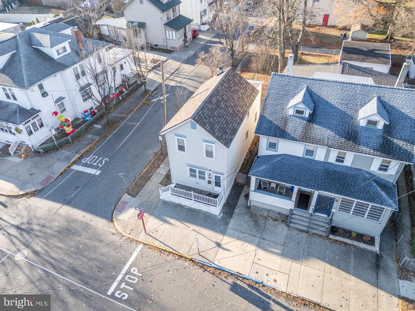 736 Hunter St