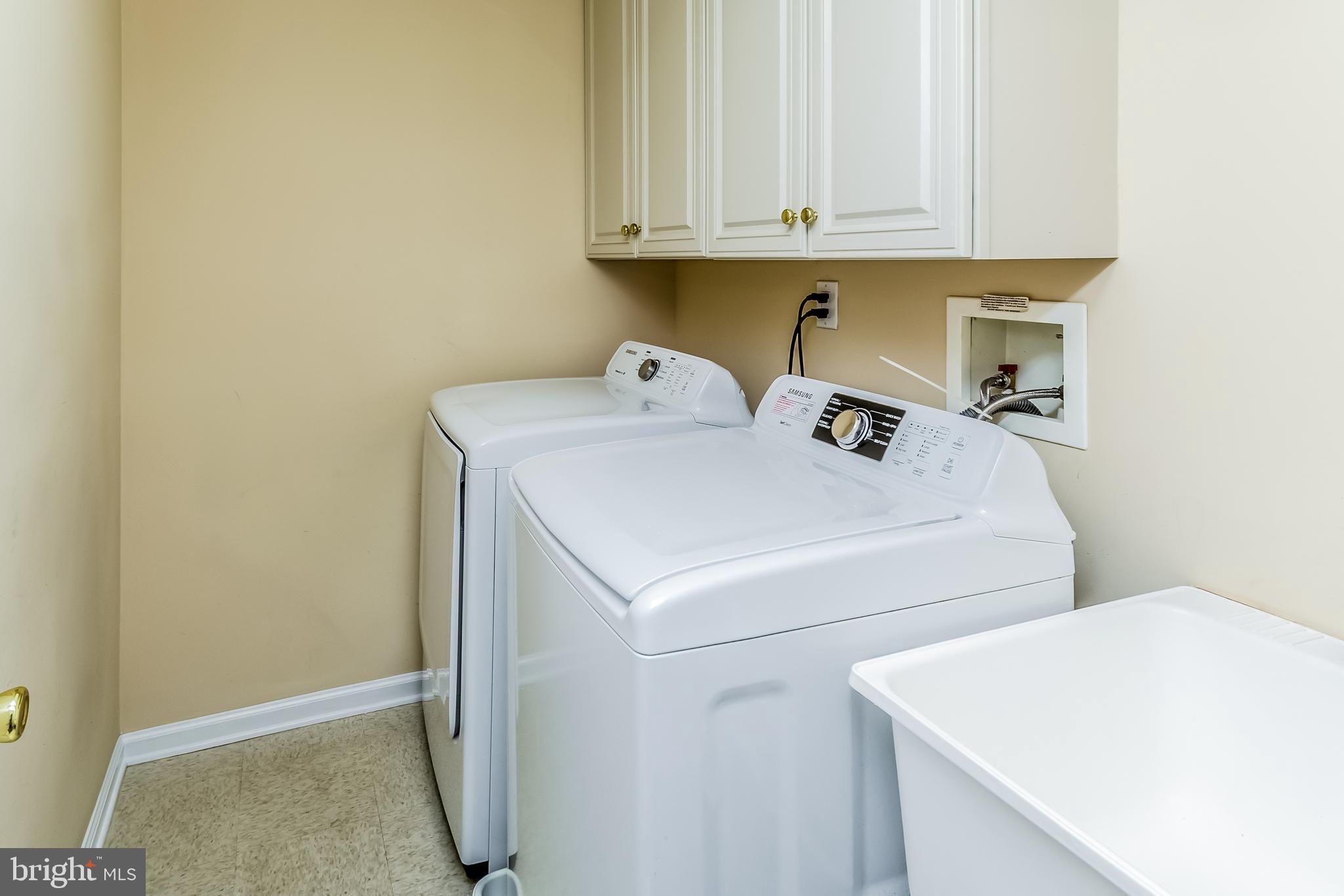 17 LANCASTER CT
