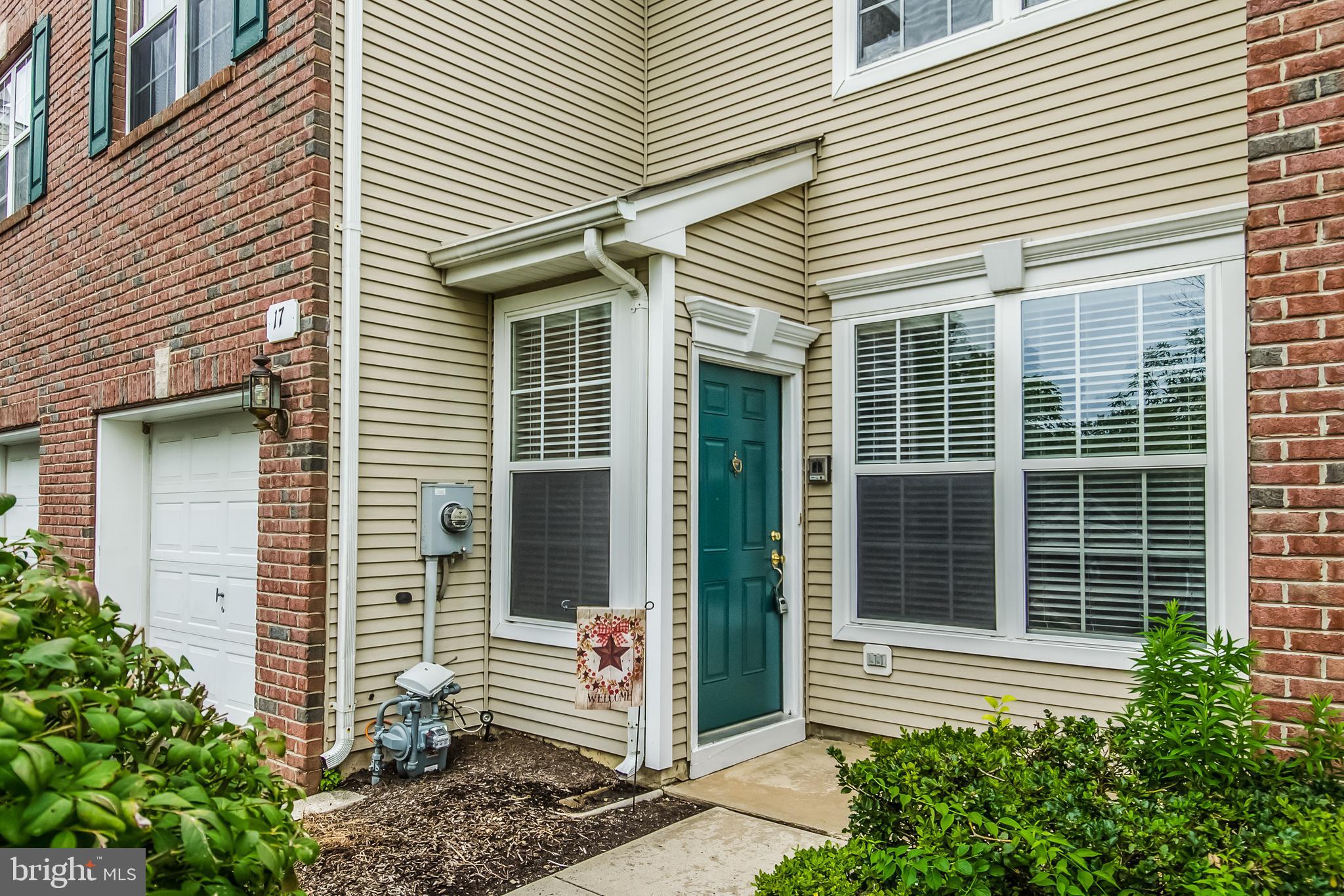 17 LANCASTER CT