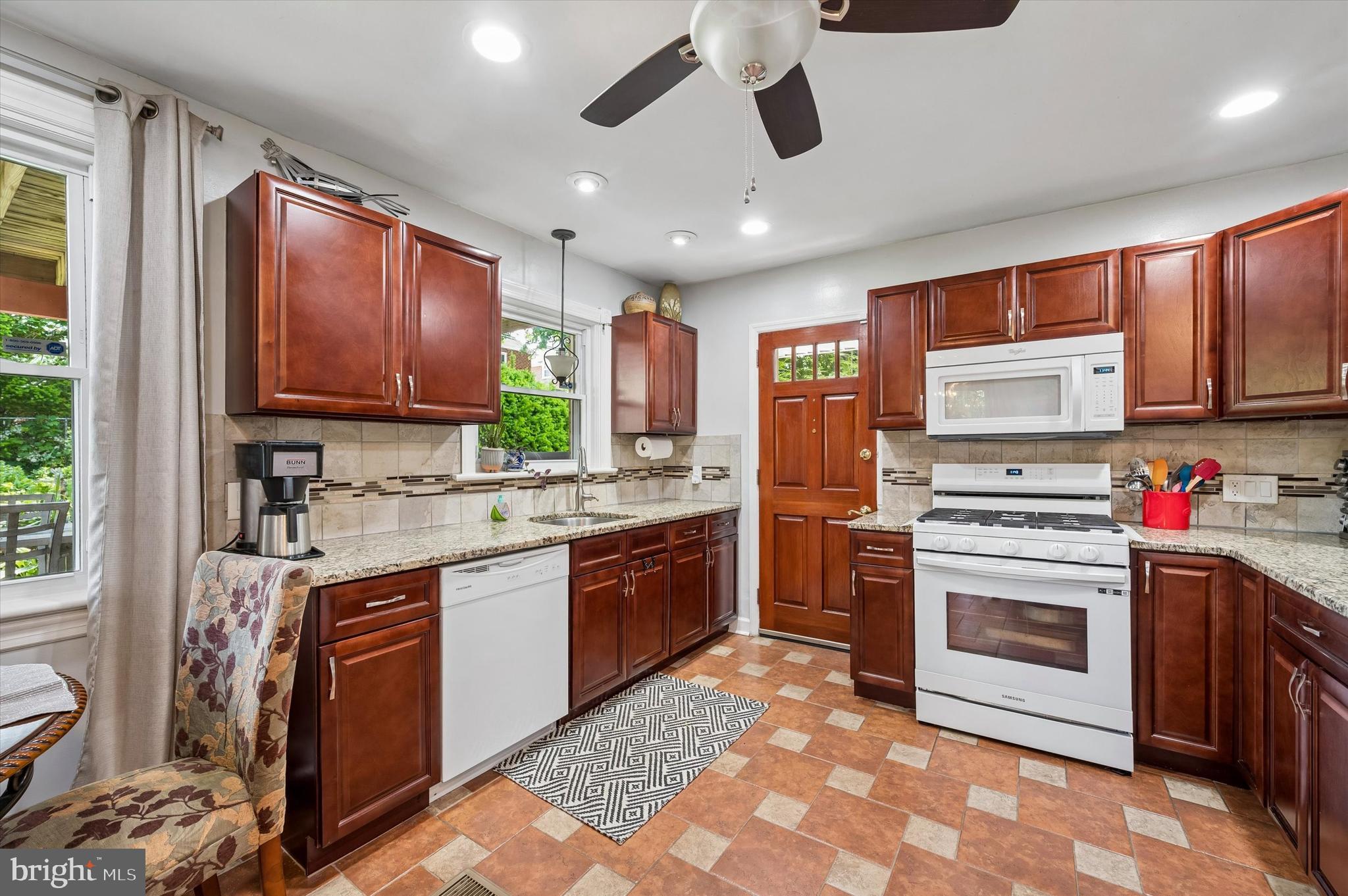 635 LUKENS AVENUE