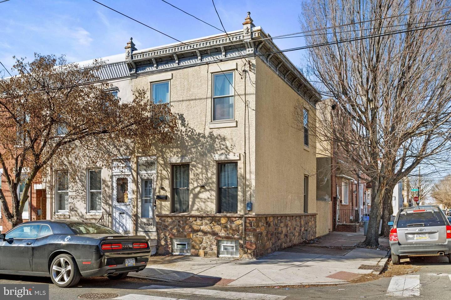 2924 EDGEMONT STREET