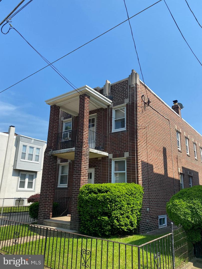 5223 JACKSON STREET Unit: 1F
