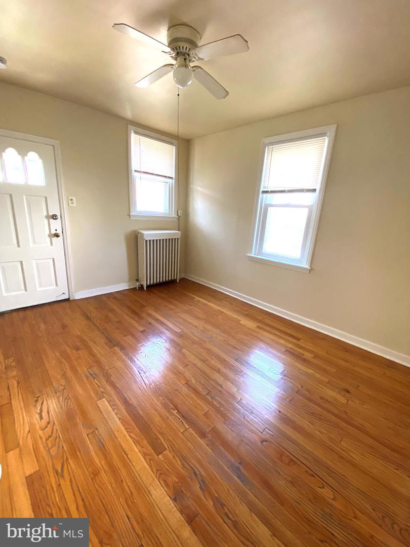5223 JACKSON STREET Unit: 1F