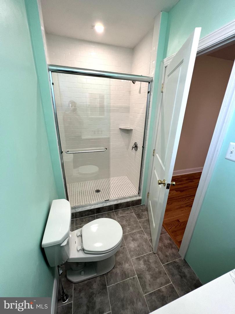 1431 W GIRARD AVENUE Unit: 3F