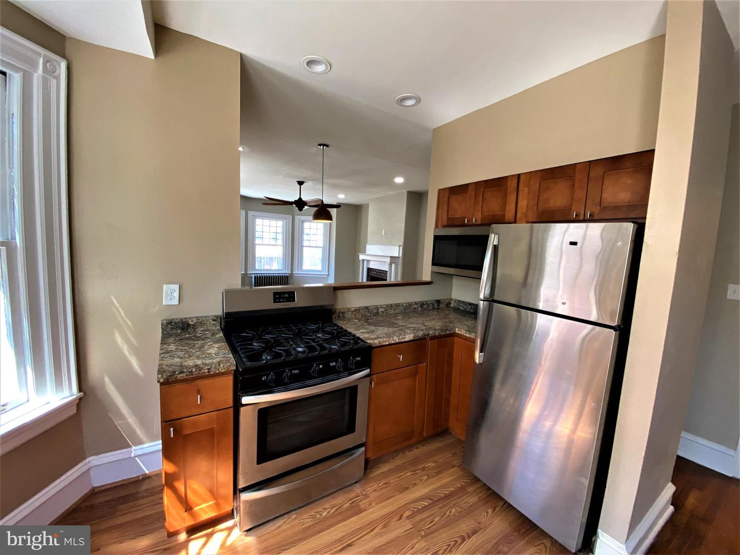 506 W HARVEY STREET Unit: 2