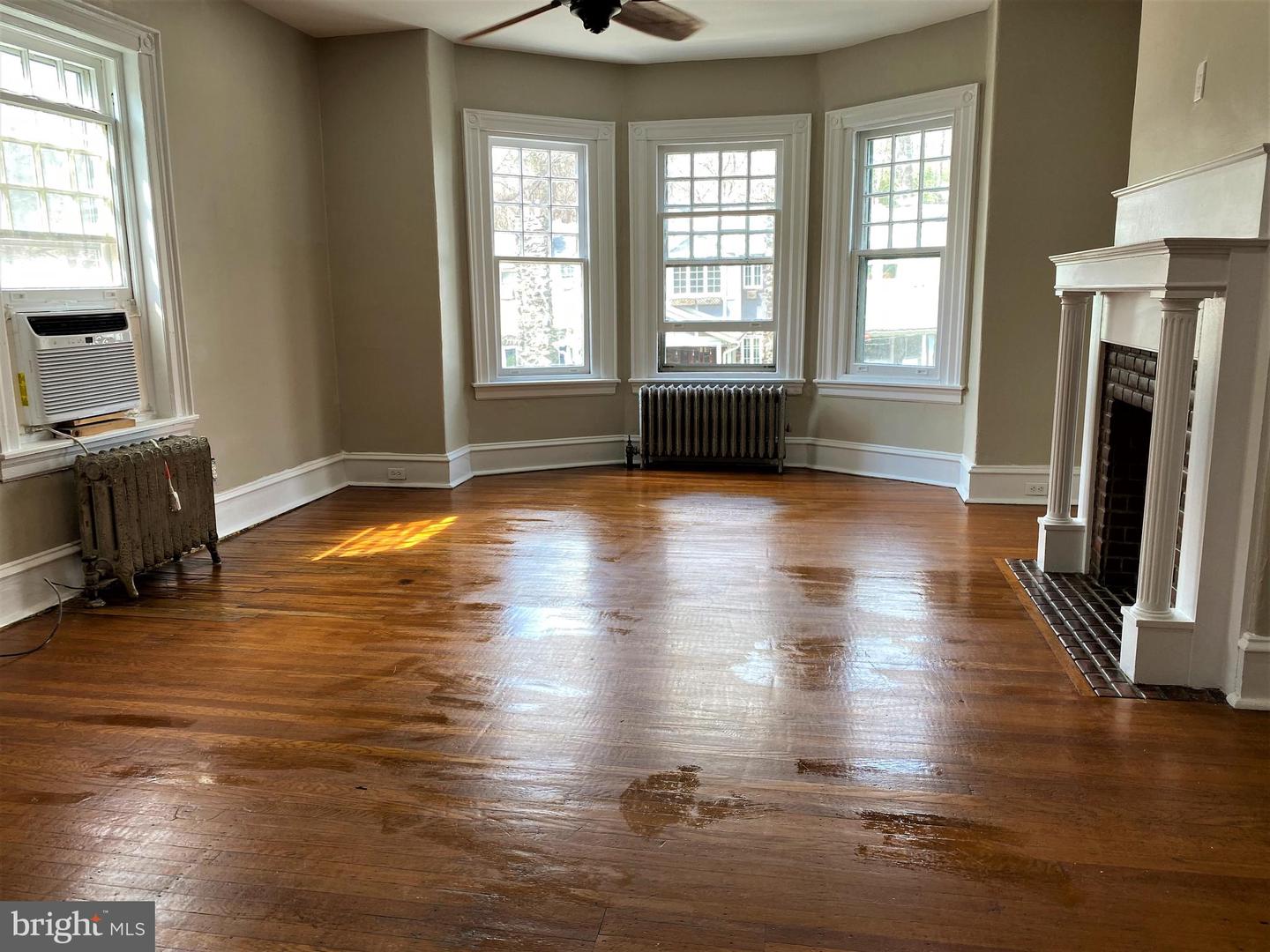 506 W HARVEY STREET Unit: 2