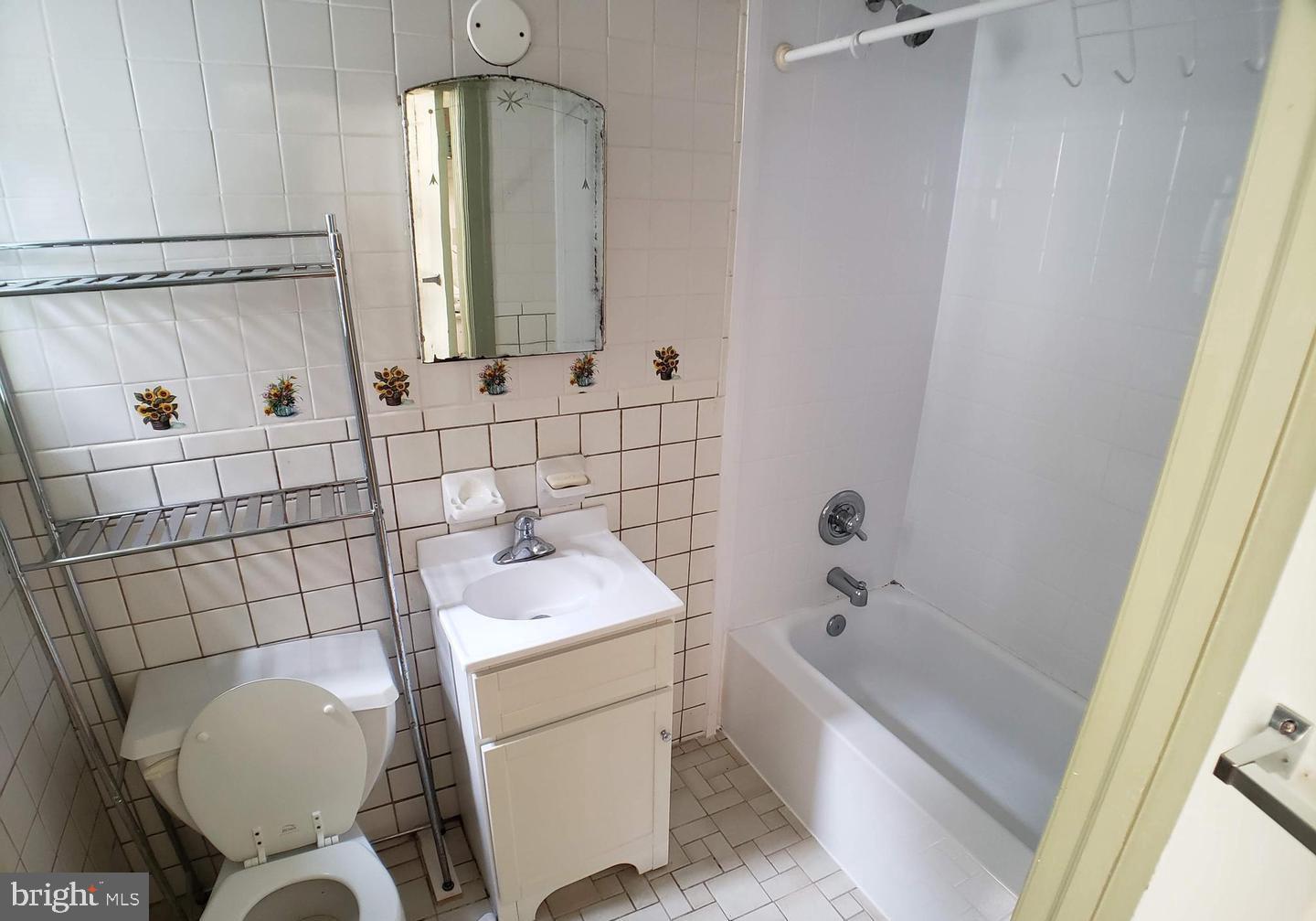 408 S 45TH STREET Unit: 2F