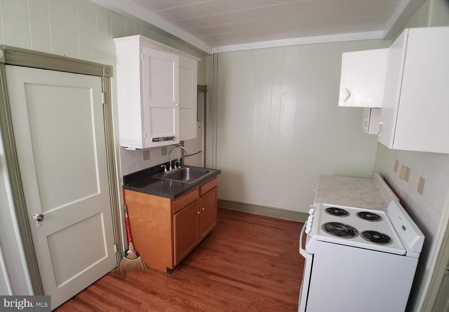 408 S 45TH STREET Unit: 2F