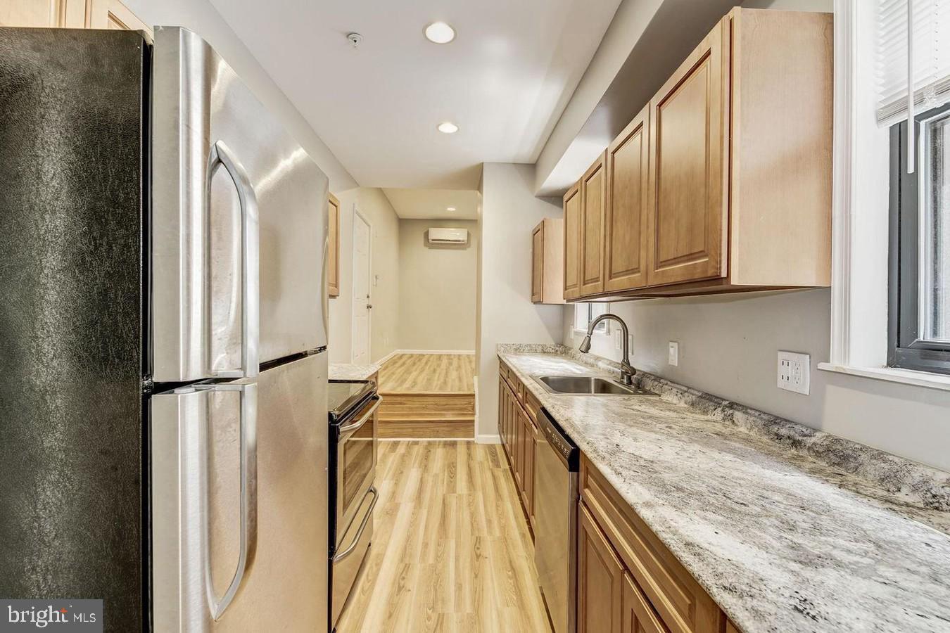 2343 N COLLEGE AVENUE Unit: 2