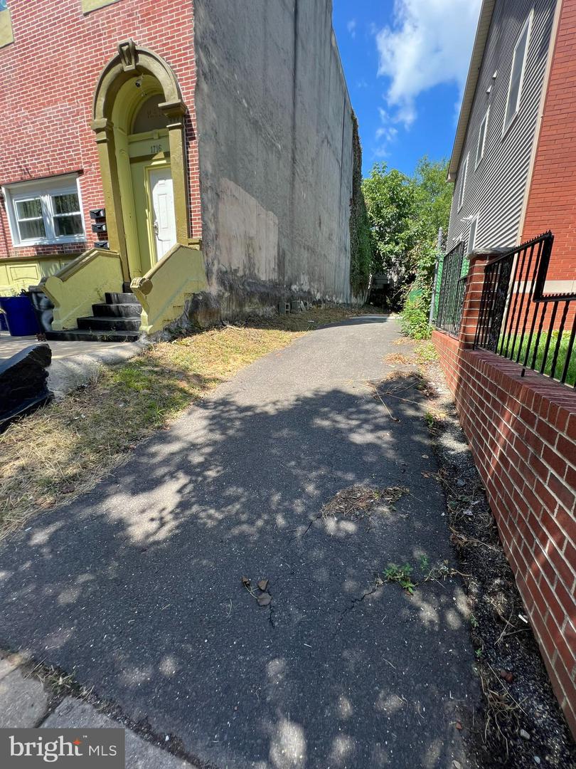 1716 N 18TH STREET Unit: 3