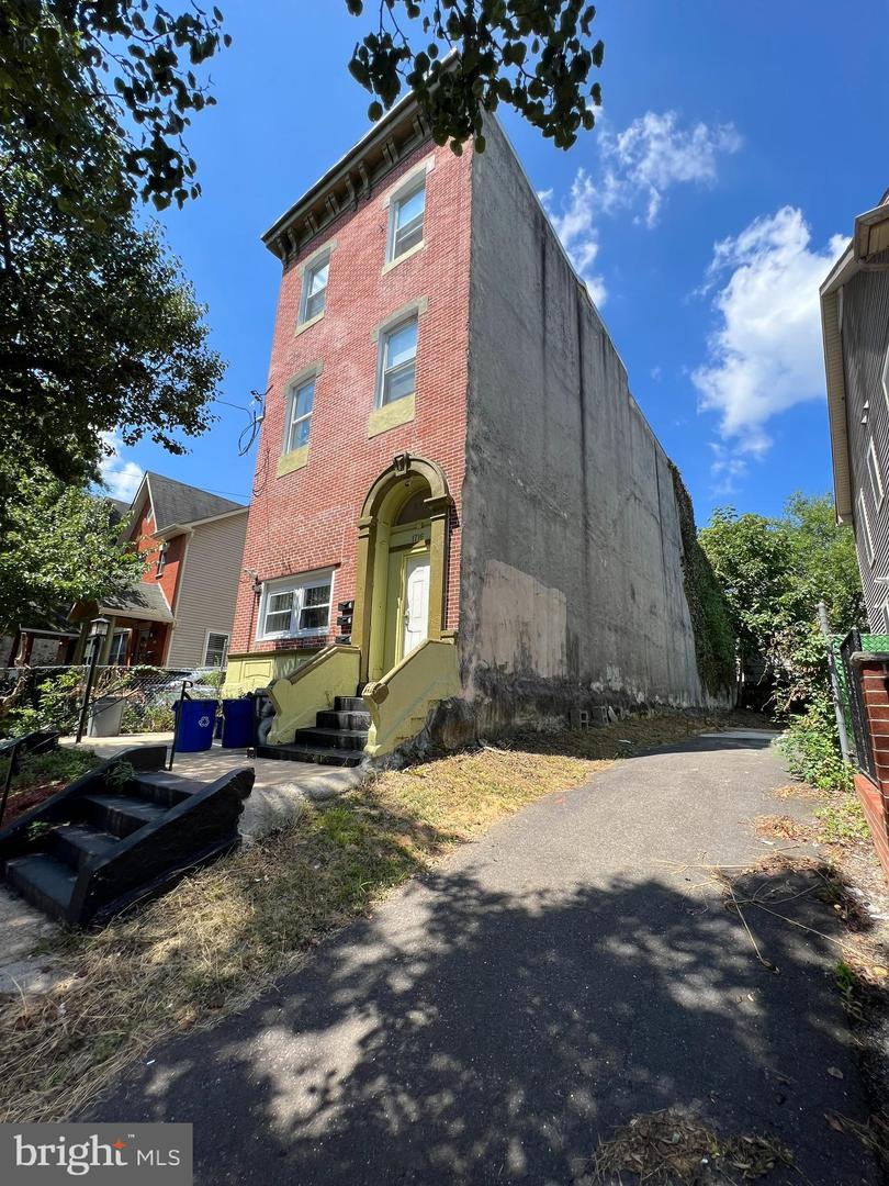 1716 N 18TH STREET Unit: 3