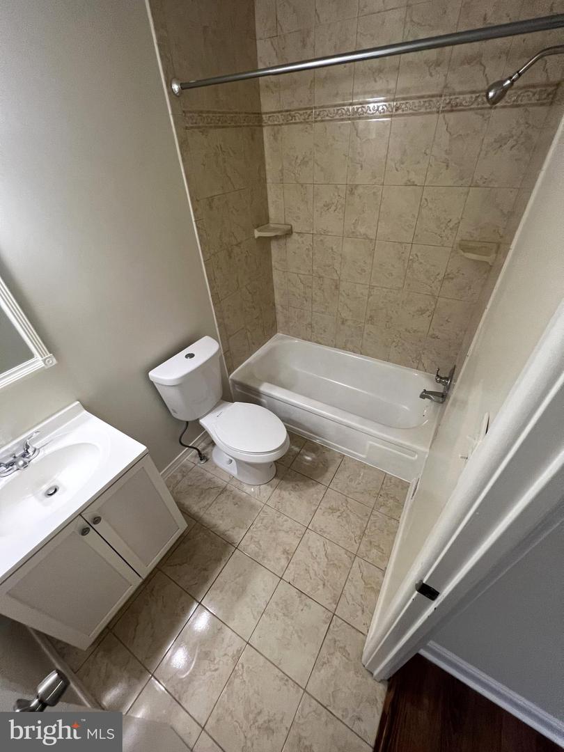 3979 ROWENA DRIVE Unit: 2