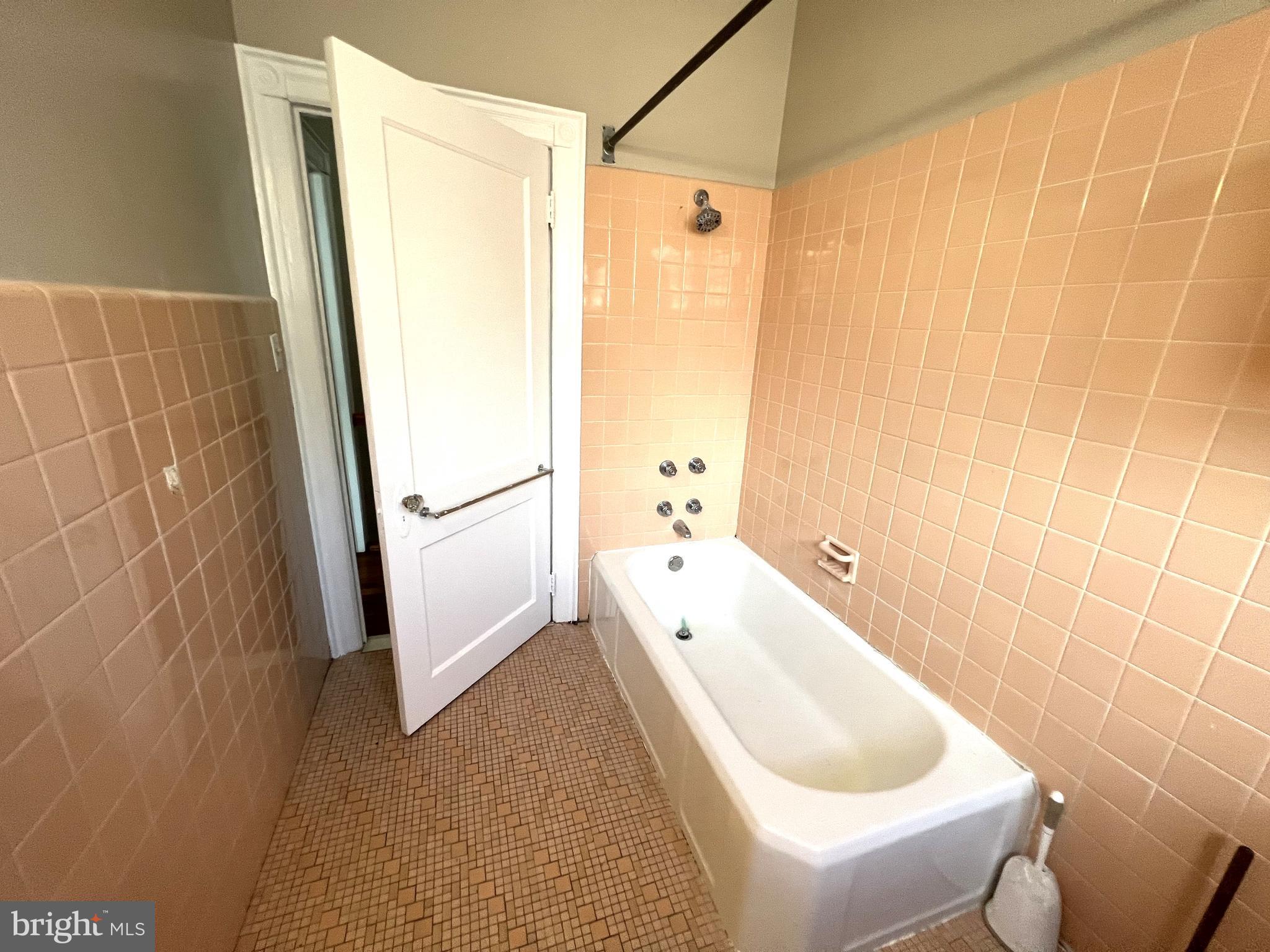 508 W HARVEY STREET Unit: 1