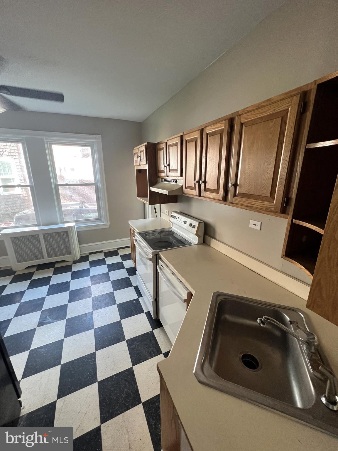 508 W HARVEY STREET Unit: 1