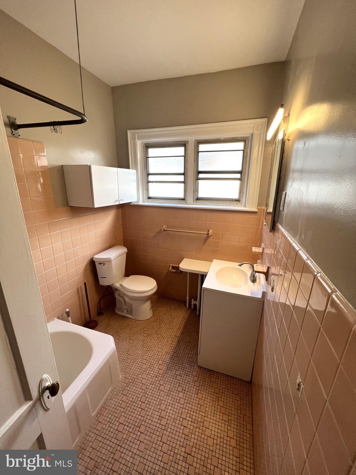 508 W HARVEY STREET Unit: 1