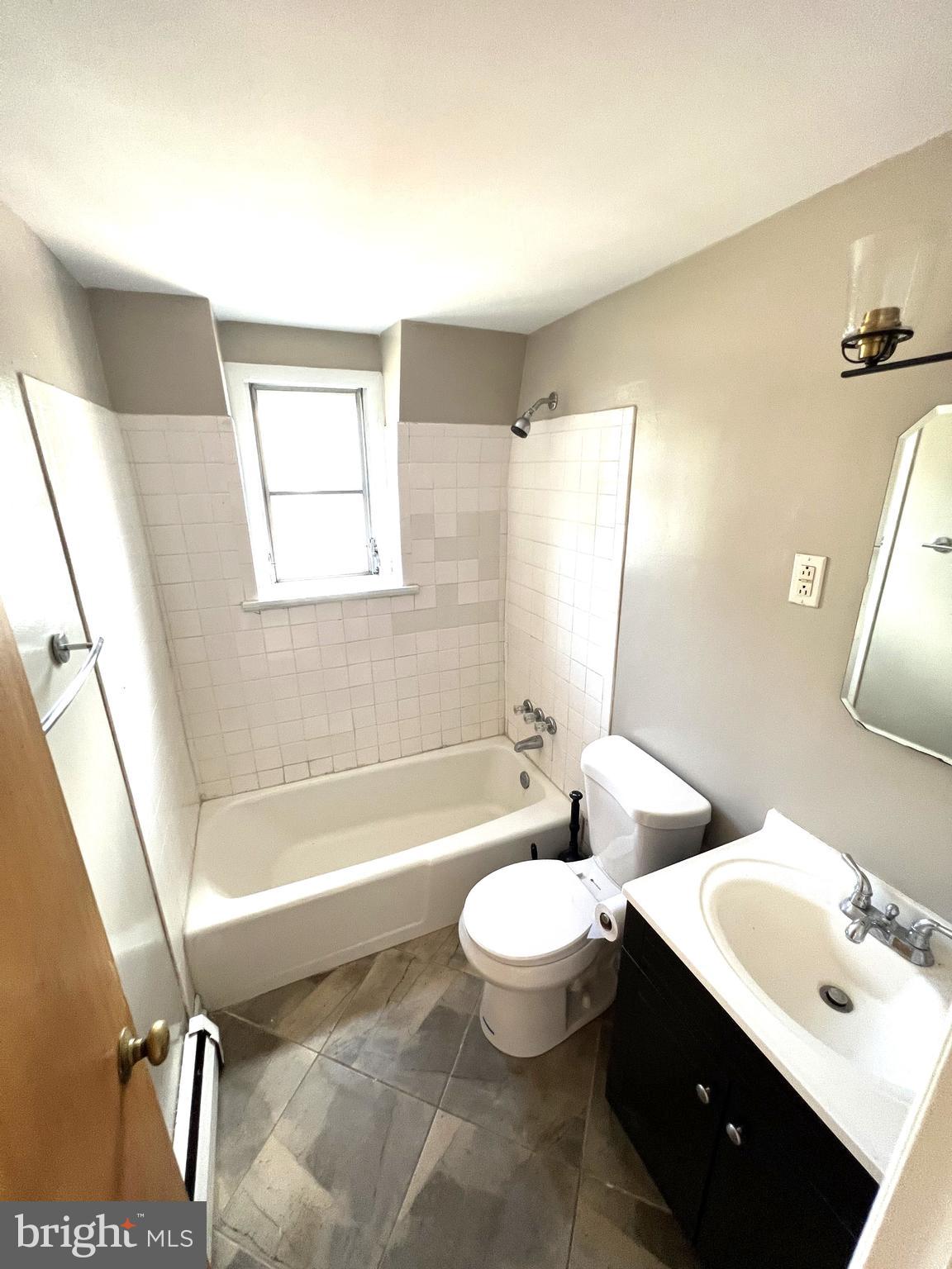 508 W HARVEY STREET Unit: 2