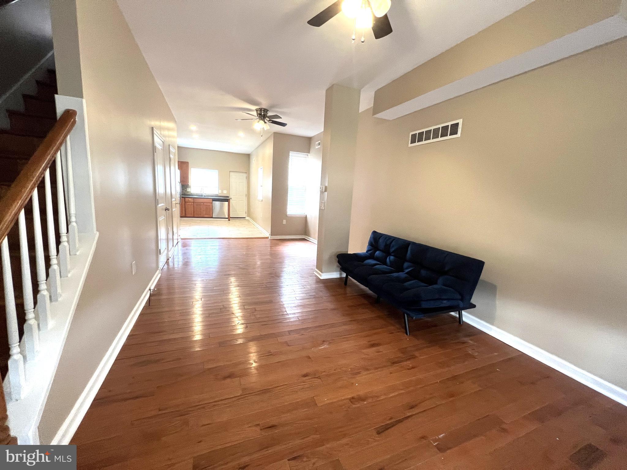 44 W Sharpnack STREET