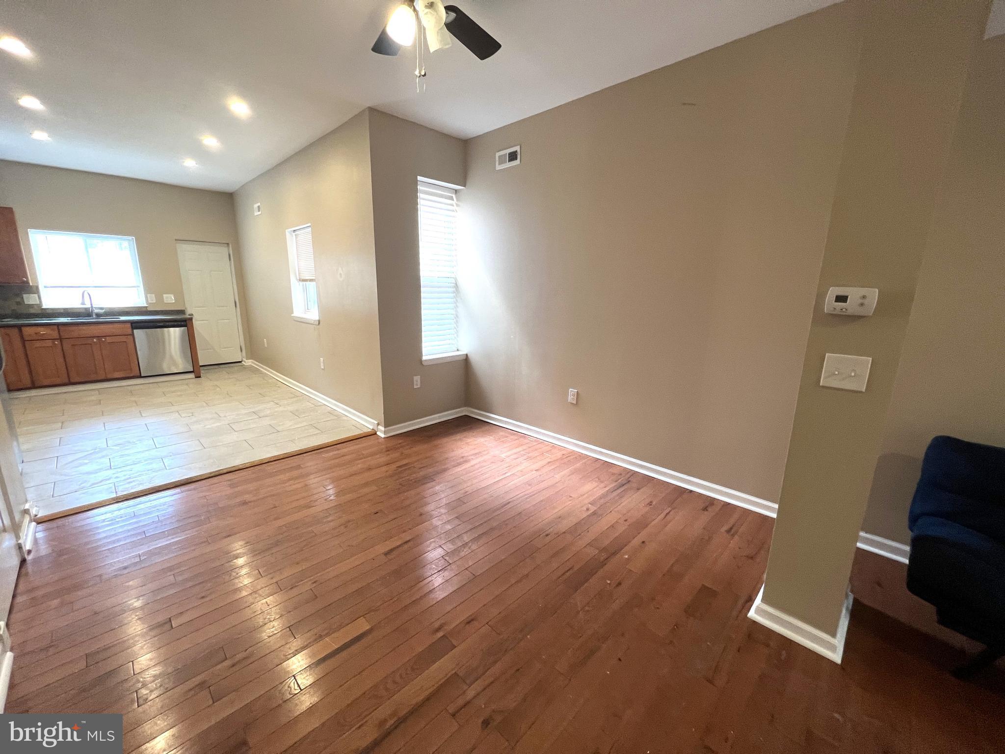 44 W Sharpnack STREET