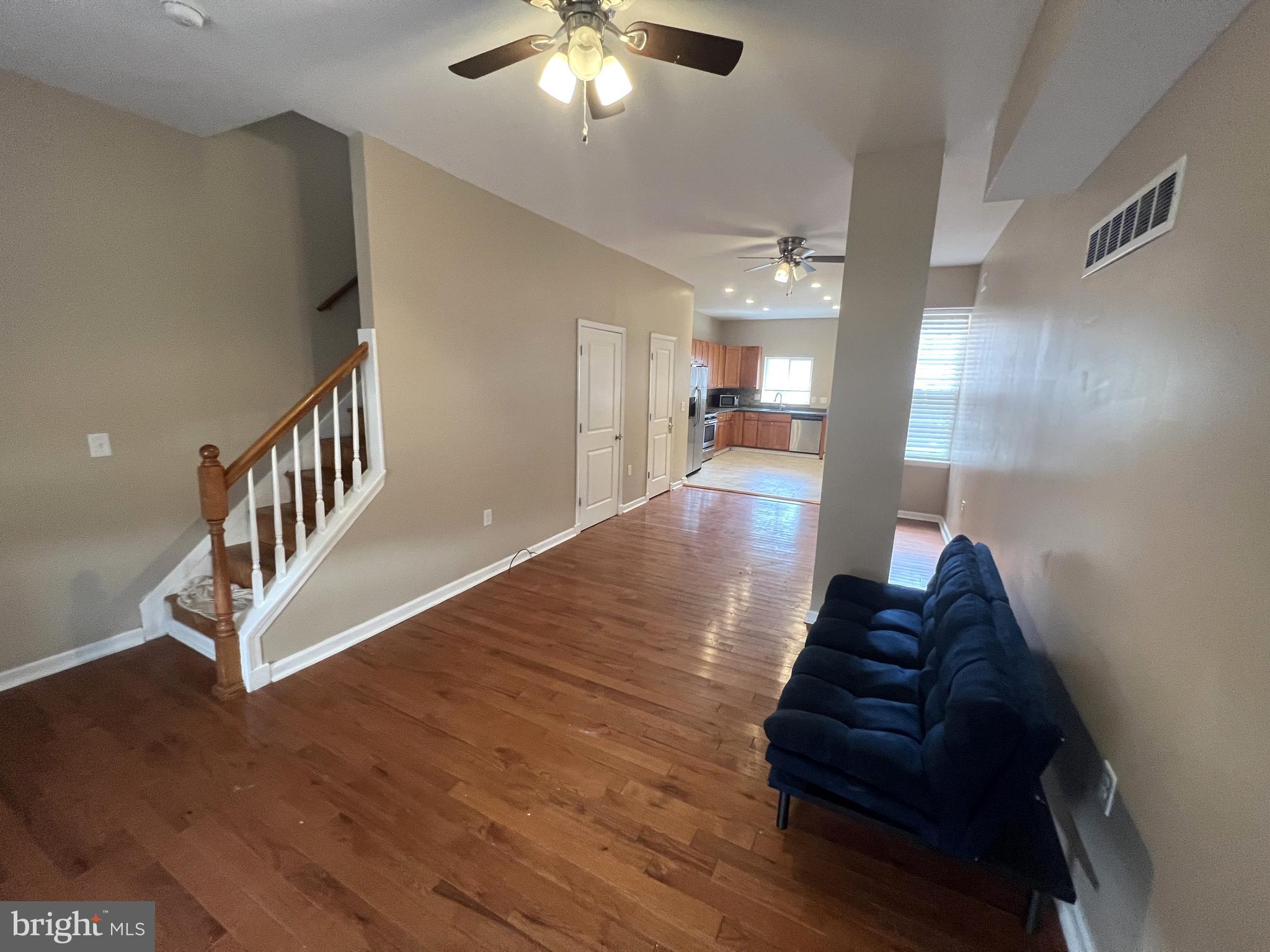 44 W Sharpnack STREET