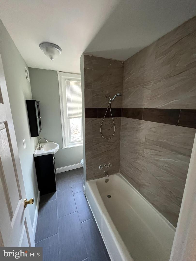 1419 N 61st STREET Unit: APT B