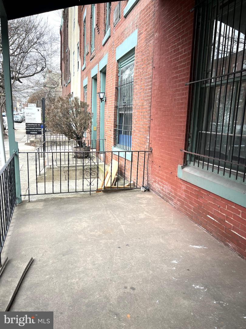 253 S 44th Street Unit: 2F