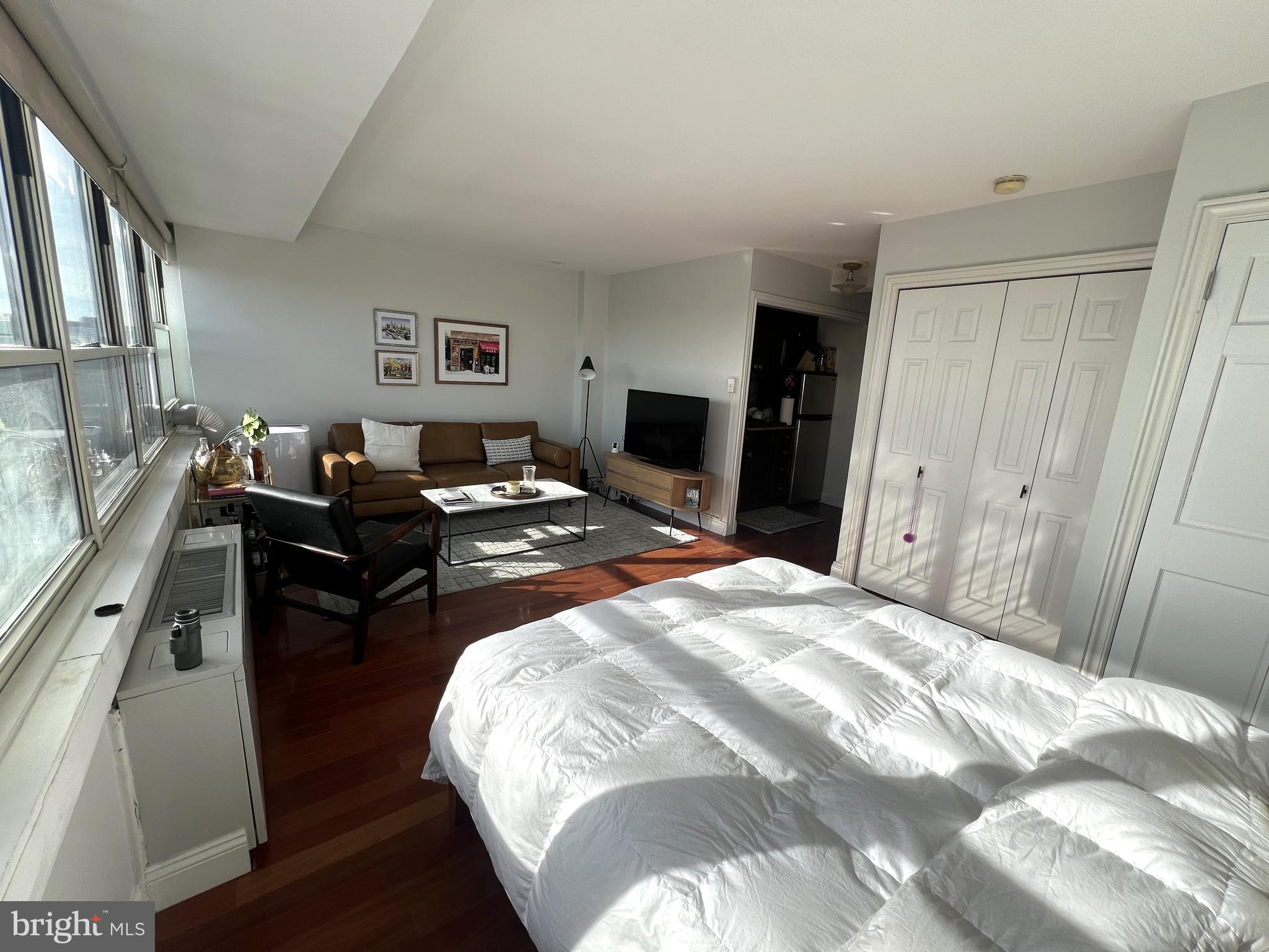 1810 Rittenhouse Square Unit: 2007