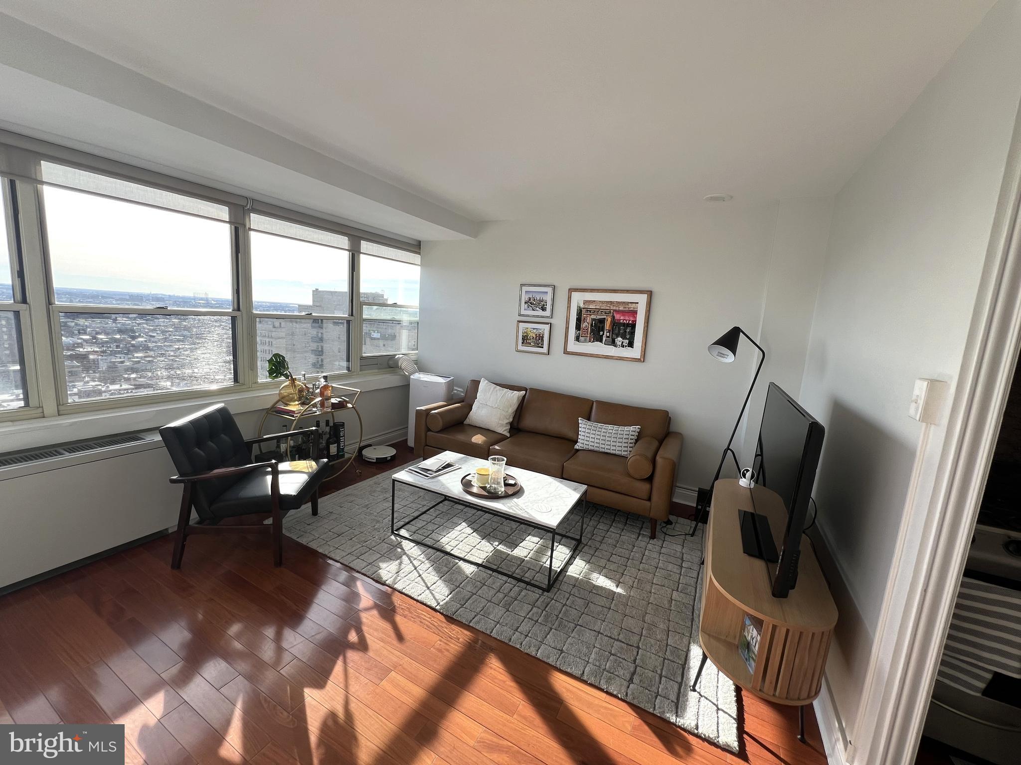 1810 Rittenhouse Square Unit: 2007
